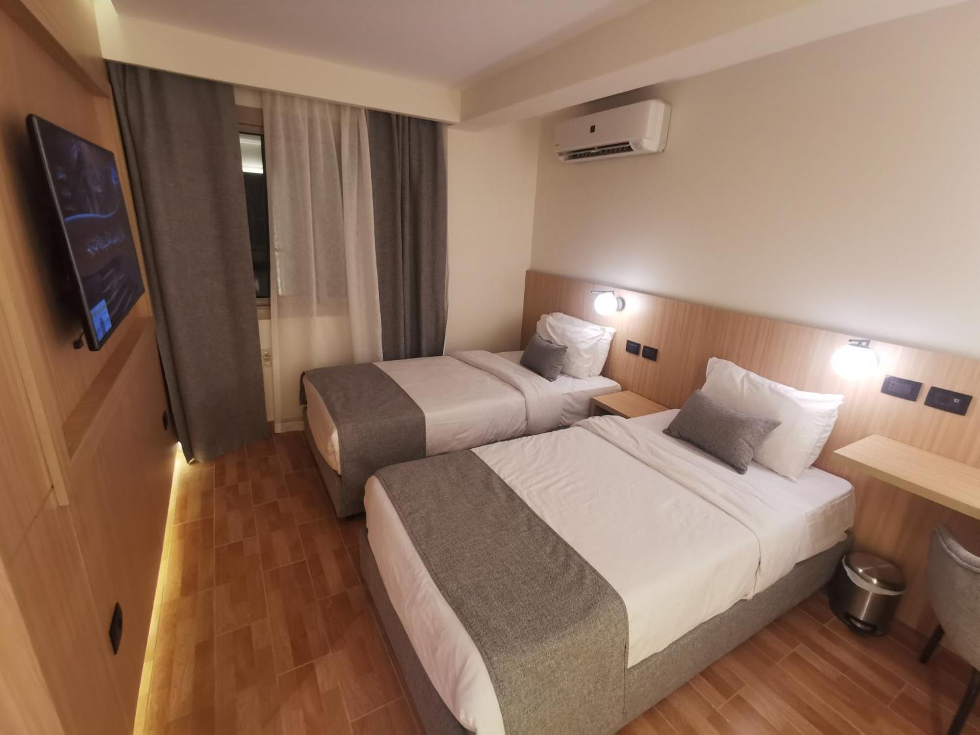 Green Plaza Inn "'Business &Families Only"' Alessandria Esterno foto